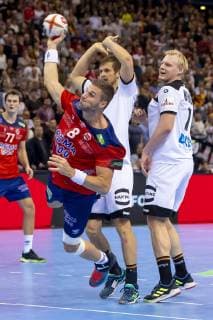 Bjarte Myrhol (Nr. 8, Norwegen) gegen Fabian Boehm (Nr. 38, Deutschland) und Patrick Wiencek (Nr. 7, Deutschland). Deutschland vs. Norwegen, Halbfinale, Handball, IHF Handball Weltmeisterschaft, 25.01.19 Hamburg Hamburg Germany Barclaycard-Arena Copyright: xAgentur54Gradx xFelixxKoenigx