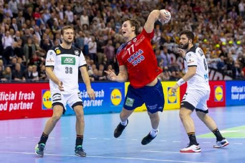 Magnus Rod (Nr. 77, Norwegen) gegen Fabian Boehm (Nr. 38, Deutschland) und Tim Suton (Nr. 9, Deutschland). Deutschland vs. Norwegen, Halbfinale, Handball, IHF Handball Weltmeisterschaft, 25.01.19 Hamburg Hamburg Germany Barclaycard-Arena Copyright: xAgentur54Gradx xFelixxKoenigx