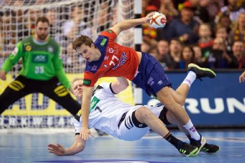 Handball Hamburg 25.01.2019 Weltmeisterschaft 2019 Weltmeisterschaften der Männer Halbfinale Deutschland (GER) - Norwegen (NOR) ROD Magnus (Norwegen, No.77) Patrick Wiencek (Deutschland, No.07)