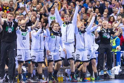 Hamburg, Deutschland 25. Januar 2019: WM 2019 Männer - Halbfinale - Deutschland vs. Norwegen die Mannschaft von Deutschland, Jubel Freude Emotion, Finn Lemke (Deutschland MT Melsungen) Hamburg Barclaycard Arena Deutschland