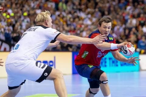 Sander Sagosen (Nr. 5, Norwegen) gegen Patrick Wiencek (Nr. 7, Deutschland). Deutschland vs. Norwegen, Halbfinale, Handball, IHF Handball Weltmeisterschaft, 25.01.19 Hamburg Hamburg Germany Barclaycard-Arena Copyright: xAgentur54Gradx xFelixxKoenigx