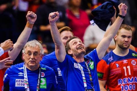 190125 Christian Berge, head coach, of Norway celebrates during the IHF World Handball Championship match between Germany and Norway on January 25, 2019 in Hamburg. Photo: Ludvig Thunman BILDBYRN kod LT 35585 Copyright: LUDVIGxTHUNMAN BB190125LT098