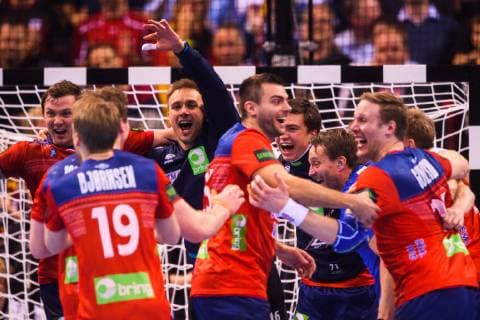 190125 Players of Norway celebrates after the IHF World Handball Championship match between Germany and Norway on January 25, 2019 in Hamburg. Photo: Ludvig Thunman BILDBYRN kod LT 35585 Copyright: LUDVIGxTHUNMAN BB190125LT099