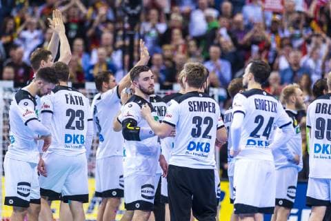 Hamburg, Deutschland 25. Januar 2019: WM 2019 Männer - Halbfinale - Deutschland vs. Norwegen die Mannschaft von Deutschland, unzufrieden enttäuscht enttaeuscht niedergeschlagen frustriert, Hamburg Barclaycard Arena Deutschland