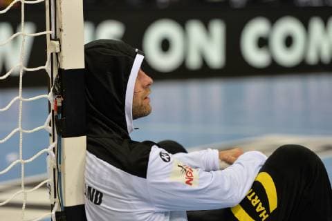 Handball, Herren, Weltmeisterschaft 2019 in Deutschland und Dänemark, 2. Halbfinale, Deutschland - Norwegen, Enttäuschung nach Abpfiff, TW Silvio Heinevetter (Nr. 12, Deutschland) kauert am Torpfosten, 25.01.19, Copyright: xMichaelxHundtx xMatthiasxKochx