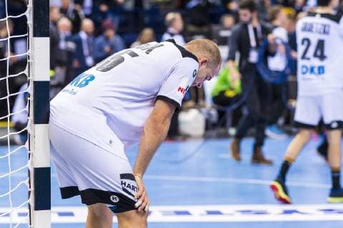 Sport Bilder des Tages Hamburg, Deutschland 25. Januar 2019: WM 2019 Männer - Halbfinale - Deutschland vs. Norwegen Paul Drux (Deutschland Fuechse Berlin) unzufrieden enttäuscht enttaeuscht niedergeschlagen frustriert, Hamburg Barclaycard Arena Deutschland