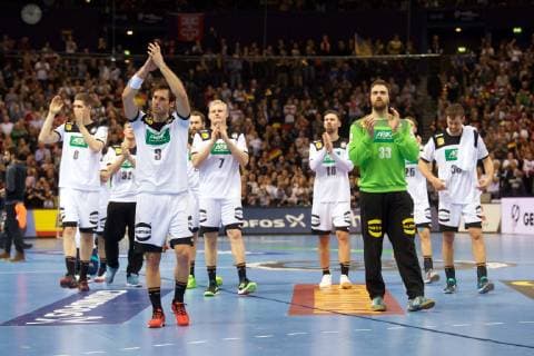 Handball Hamburg 25.01.2019 Weltmeisterschaft 2019 Weltmeisterschaften der Männer Halbfinale Deutschland (GER) - Norwegen (NOR) Finn Lemke (Deutschland, No.06) Patrick Wiencek (Deutschland, No.07) Uwe Gensheimer (Deutschland, No.03) Andreas Wolff (Deutschland, TW, No.33) niedergeschlagen