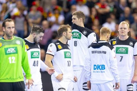 Die Deutschen nach der Niederlage. Deutschland vs. Norwegen, Halbfinale, Handball, IHF Handball Weltmeisterschaft, 25.01.19 Hamburg Hamburg Germany Barclaycard-Arena Copyright: xAgentur54Gradx xFelixxKoenigx