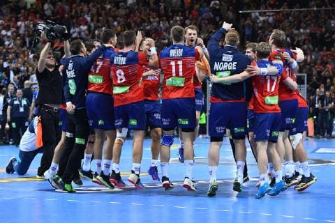Handball-WM Halbfinale Deutschland - Norwegen am 25.01.2019 in der Barclaycard Arena in Hamburg Team Norwegen feiert den Einzug ins WM-Finale