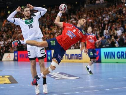 Bjarte Myrhol (Norwegen 8), Hendrik Pekeler (Deutschland 13), Deutschland-Norwegen, Handball-WM 2019 Hamburg