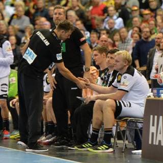 Handball, Herren, Weltmeisterschaft 2019 in Deutschland und Dänemark, 2. Halbfinale, Deutschland - Norwegen, Cheftrainer Christian Prokop (Deutschland), Teammanager Oliver Roggisch (Deutschland), Finn Lemke (Nr. 6, Deutschland), Co-Trainer Alexander Haase (Deutschland), Patrick Wiencek (Nr. 7, Deutschland), 25.01.19, Copyright: xMichaelxHundtx xMatthiasxKochx