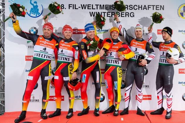 Sport Themen der Woche KW04 Sport Bilder des Tages v.li.: Tobias Wendl (GER, Deutschland), Tobias Arlt (GER, Deutschland), Toni Eggert (GER, Deutschland), Sascha Benecken (GER, Deutschland), Thomas Steu (AUT, Österreich), Lorenz Koller (AUT, Österreich); Flower Ceremony, Blumenzeremonie, Siegerehrung; Jubel, celebration, FIL-Rennrodel-Weltmeisterschaft 2019 Winterberg, *** v li Tobias Wendl GER Germany Tobias Arlt GER Germany Toni Eggert GER Germany Sascha Benecken GER Germany Thomas Steu AUT Austria Lorenz Koller AUT Austria Flower Ceremony Flower Ceremony Award Ceremony Jubel celebration FIL Luge World Championship 2019 Winterberg xprx