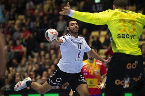 Handball, WM, Spiel um Platz 7, Spanien - Ägypten Ahmed Khairy (17) of Egypt and Gonzalo Perez de Vargas Moreno (33) of Spain during the men s IHF Handball World Championship WM Weltmeisterschaft placement match 7-8 between Spain and Egypt in Herning, Denmark, Saturday, Jan. 26, 2019.. , Herning Denmark Copyright: BoxAmstrup BoxAmstrupx COP105 spdk20190126-181127-L