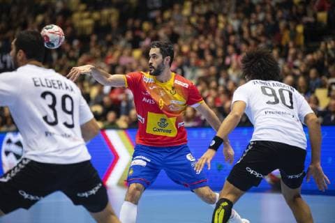 Elderaa (39), Ali Zeinelabedin (90) of Egypt and Raul Entrerrios Rodriguez (9) of Spain during the men s IHF Handball World Championship WM Weltmeisterschaft placement match 7-8 between Spain and Egypt in Herning, Denmark, Saturday, Jan. 26, 2019.. , Herning Denmark Copyright: BoxAmstrup BoxAmstrupx COP105 spdk20190126-191038-L