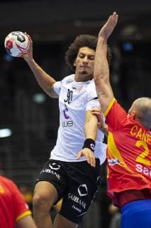 Ali Zeinelabedin (90) of Egypt and Joan Canellas Reixach (21) of Spain during the men s IHF Handball World Championship WM Weltmeisterschaft placement match 7-8 between Spain and Egypt in Herning, Denmark, Saturday, Jan. 26, 2019.. , Herning Denmark Copyright: BoxAmstrup BoxAmstrupx COP105 spdk20190126-193440-L