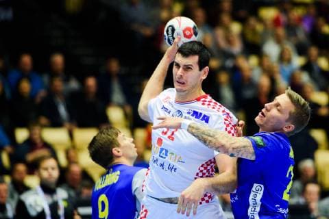 Handball, WM, Spiel um Platz 5, Kroatien - Schweden 190126 Mattias Zachrisson and Jerry Tollbring of Sweden in a duel with Ivan Sliskovic of Croatia during the IHF World Handball Championship placement match between Croatia and Sweden on January 26, 2019 in Herning. Photo: Ludvig Thunman BILDBYRN kod LT 35586 Copyright: LUDVIGxTHUNMAN BB190126LT008