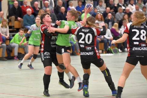 Nadja Bolze (Zwickau, links), Hannah Paula Niebergall (Gedern Nidda, rechts) Handball 2. Liga Gedern Nidda vs. Zwickau Nidda Copyright: xEIBNER Lehmbergx EP_eer