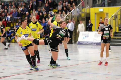 Louisa de Bellis (VfL Waiblingen) beim Torwurf GER, 2.Liga Frauen, HC Roedertal - VfL Waiblingen, 26.01.2019 Grosssalza Copyright: xEIBNER Skomudekx EP_eer