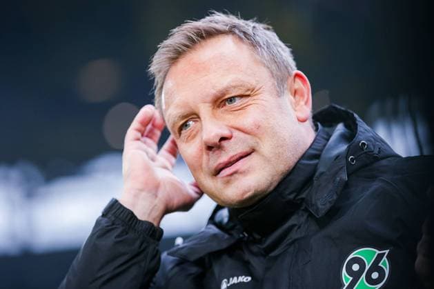 Trainer Andre Breitenreiter (Hannover 96) unzufrieden DFL regulations prohibit any use of photographs as image sequences and or quasi-video. GER, Fussball, 1. Bundesliga, Borussia Dortmund - Hannover 96, 26.01.2019 Dortmund