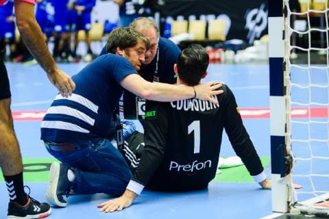 190127 Goalkeeper Cyril Dumoulin of France receives medical attention during the IHF World Handball Championship bronze medal game between Germany and France on January 27, 2019 in Herning. Photo: Ludvig Thunman BILDBYRN kod LT 35587 Copyright: LUDVIGxTHUNMAN BB190127LT007