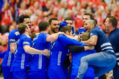 190127 Players of France celebrates after the IHF World Handball Championship bronze medal game between Germany and France on January 27, 2019 in Herning. Photo: Ludvig Thunman BILDBYRN kod LT 35587 Copyright: LUDVIGxTHUNMAN BB190127LT042