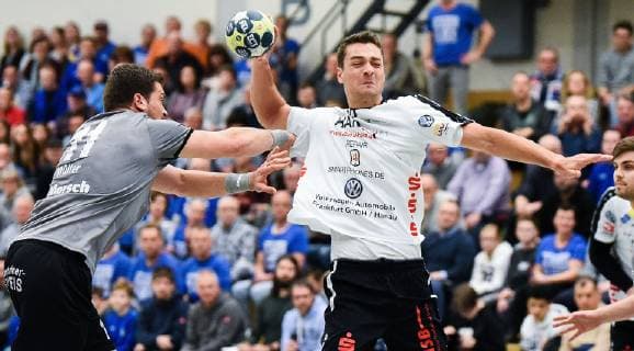 27.01.2019, xpsx, Handball 3.Liga, HSG Hanau - SG Nussloch v.l. Philipp Mueller (Nussloch), Yaron Pillmann (Hanau) Hanau Hessen Deutschland (DEU)