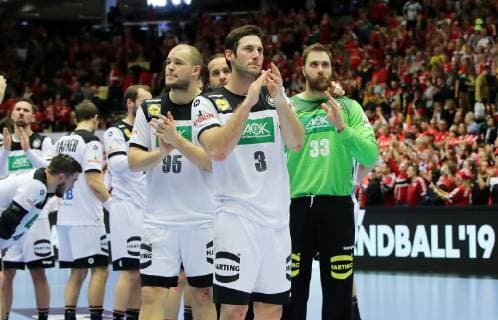 vorn Uwe Gensheimer, dahinter Paul Drux, Torwart Andreas Wolff, Deutsche Mannschaft enttäuscht nach Spielende Enttäuschung Handball Weltmeisterschaft WM Herren Spiel um 3.Platz Saison 2018 2019 27.01.2019 Deutschland GER DHB vs. Frankreich FRA
