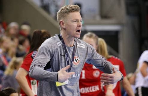 BAU Ludwigsburg , Handball SG BBM Bietigheim vs. Team Esbjerg , Jesper Jensen ( Trainer Esbjerg )