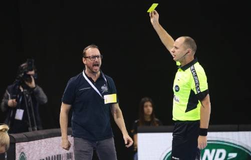 BAU Ludwigsburg , Handball SG BBM Bietigheim vs. Team Esbjerg , Gelbe Karte für Martin Albertsen ( Trainer BBM )