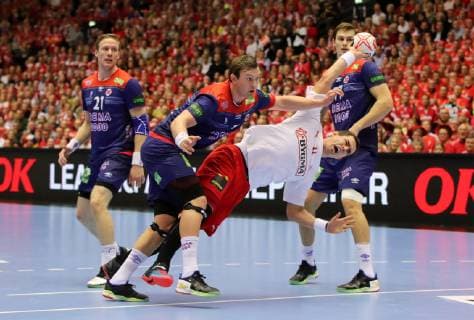 Sander Sagosen, Rasmus Lauge Aktion Spielszene Zweikampf Handball Weltmeisterschaft WM Herren Finale Saison 2018 2019 27.01.2019 Norwegen NOR vs. Dänemark DEN