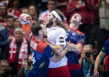 Mikkel Hansen1 of Denmark between Sander Sagosen and Christian O Sullivan of Norway during the men s IHF Handball World Championship WM Weltmeisterschaft finale between Denmark-Norway in Herning , Denmark on Sunday, Jan. 27, 2019.. , Herning Denmark Copyright: Scanpix LiselottexSabroex COP102 spdk20190127-182849-L