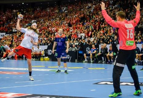 190127 Mikkel Hansen of Denmark and Goalkeeper Espen Christensen of Norway during the IHF World Handball Championship final between Norway and Denmark on January 27, 2019 in Herning. Photo: Ludvig Thunman BILDBYRN kod LT 35588 Copyright: LUDVIGxTHUNMAN BB190127LT116