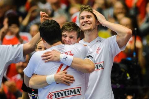 190127 Substitutes of Denmark celebrates during the IHF World Handball Championship final between Norway and Denmark on January 27, 2019 in Herning. Photo: Ludvig Thunman BILDBYRN kod LT 35588 Copyright: LUDVIGxTHUNMAN BB190127LT119