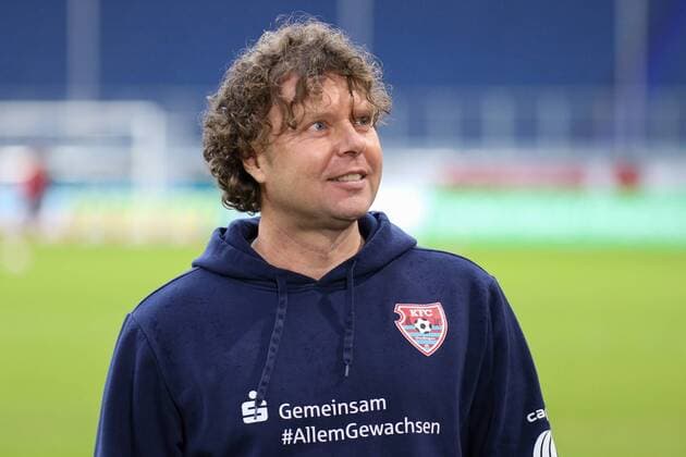 Stefan Kraemer ( Trainer KFC Uerdingen 05 ), Fussball - 3.Liga Saison 2018 19 - KFC Uerdingen 05 vs. FC Wuerzburger Kickers, Duisburg , Schauinsland Reisen Arena, 27.01.2019 , DFB regulations prohibit any use of photographs as image sequences and or quasi-video Duisburg Schauinsland Reisen Arena NRW Deutschland