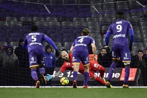 Penalty et arret de Baptiste Reynet (tfc) FOOTBALL : Toulouse vs Angers - 22eme Journee de L1 - Toulouse - 27 01 2019 ThierryBreton Panoramic 