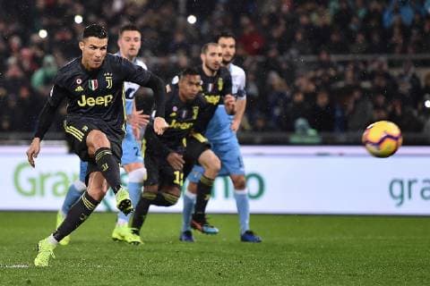 Sport Bilder des Tages Fußball, Lazio Rom - Juventus Turin As Roma 27 01 2019 - campionato di calcio serie A Lazio-Juventus foto Antonello Sammarco Image nella foto: gol Cristiano Ronaldo 