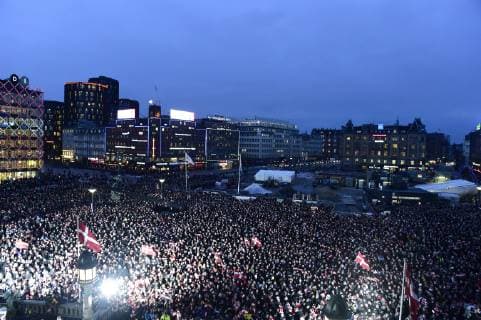 Handball, Weltmeister Dänemark wird in Kopenhagen gefeiert Det danske herrelandshold som soendag vandt guld i VM i haandbold bliver hyldet paa Koebenhavns Raadhusplads, mandag den 28. januar 2019.. , Haandboldherrerne hyldes fra bal Copyright: MadsxClausxRasmussenx COP107 spdk20190128-175604-L