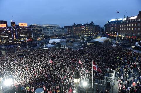 Handball, Weltmeister Dänemark wird in Kopenhagen gefeiert Det danske herrelandshold som soendag vandt guld i VM i haandbold bliver hyldet paa Koebenhavns Raadhusplads, mandag den 28. januar 2019.. , Haandboldherrerne hyldes fra bal Copyright: MadsxClausxRasmussenx COP107 spdk20190128-175622-L