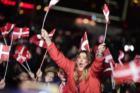 Handball, Weltmeister Dänemark wird in Kopenhagen gefeiert Det danske herrelandshold som soendag vandt guld i VM i haandbold bliver hyldet paa Koebenhavns Raadhusplads, mandag den 28. januar 2019.. , Haandboldherrerne hyldes fra bal Copyright: MadsxClausxRasmussenx COP107 spdk20190128-181734-L