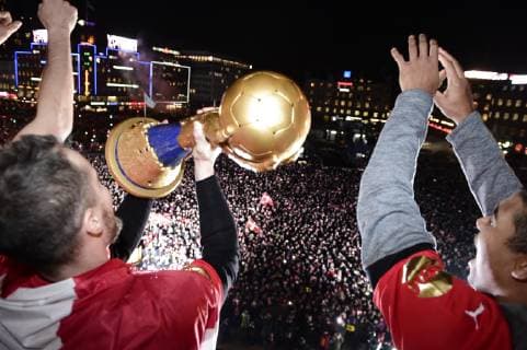 Handball, Weltmeister Dänemark wird in Kopenhagen gefeiert Det danske herrelandshold som soendag vandt guld i VM i haandbold bliver hyldet paa Koebenhavns Raadhusplads, mandag den 28. januar 2019.. , Haandboldherrerne hyldes fra bal Copyright: MadsxClausxRasmussenx COP107 spdk20190128-181806-L