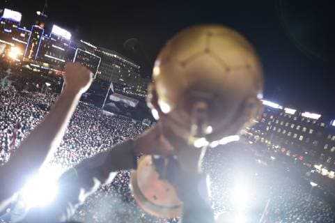 Handball, Weltmeister Dänemark wird in Kopenhagen gefeiert Det danske herrelandshold som soendag vandt guld i VM i haandbold bliver hyldet paa Koebenhavns Raadhusplads, mandag den 28. januar 2019.. , Haandboldherrerne hyldes fra bal Copyright: MadsxClausxRasmussenx COP107 spdk20190128-181833-L