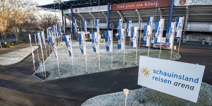 Blick von oben auf die Flaggen im Eingangsbereich der Schauinsland Reisen - Arena bei Schauinsland Reisen - Arena, THEMENBILD Sportstaetten von oben, 21.01.2019 Schauinsland Reisen - Arena, THEMENBILD Sportstaetten von oben, 21.01.2019 Duisburg Copyright: xEIBNER MarioxHommesx EP_MHS