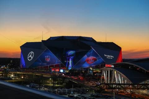 ATLANTA, GA - JANUARY 30: A General View of Mercedes Benz Stadium site of Super Bowl LIII at sunset during Super Bowl LIII week on January 30, 2019 at the Georgia World Congress Center in Atlanta GA. (Photo by Rich Graessle Icon Sportswire) NFL American Football Herren USA JAN 30 Super Bowl LIII - Mercedes Benz Stadium Icon190129482 EDITORIAL USE ONLY