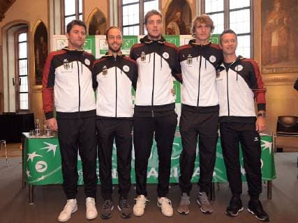31.01.2019, xjhx, Tennis Davis Cup Auslosung, Deutschland - Ungarn emspor, v.l. Teamkapitaen Michael Kohlmann (DTB), Tim Puetz (DTB), Jan-Lennard Struff (DTB), Alexander Zverev (DTB), Philipp Kohlschreiber (DTB) Frankfurt am Main