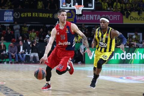 l-r: im Zweikampf, Aktion, mit Stefan Jovic 16 (FC Bayern Basketball) und Ali Muhammed 35 (Fenerbahce Istanbul), FC Bayern Basketball vs. Fenerbahce Istanbul, Basketball, Euroleague, 31.01.2019 Muenchen Bayern Deutschland