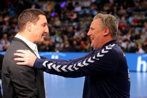 Sport Bilder des Tages Stuttgart, Germany 01.02.2019, All Star Game 2019 - Handball, Stefan Kretzschmar und Trainer Nikolaj Jacobsen (Allstar) im Gesprach ( DeFodi541