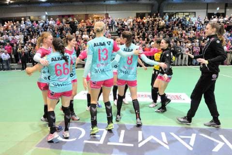 die TusSies feiern den letzten Sieg in Europa TusSies Metzingen, Handball, HBF Ligaspiel, EHF-Cup Gruppenphase , 02.02.2019, Foto:TBaur Eibner TusSies Metzingen vs. IK Saevehof Metzingen Copyright: xEIBNER TobiasxBaurx EP_TBR