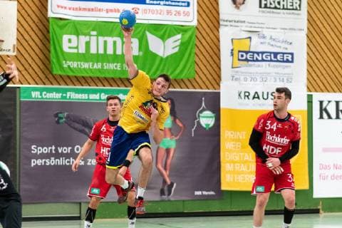 Marvin Seeger (SG H2Ku Herrenberg 06), Samuel Loeffler (HSG Konstanz 2 11), Sandro Muench (SG H2Ku Herrenberg 34),SG H2Ku Herrenberg vs. HSG Konstanz 2, Handball, BWOL, Maenner, 02.02.2019, SG H2Ku Herrenberg vs. HSG Konstanz 2, Handball, BWOL, Maenner, 02.02.2019 Herrenberg Copyright: xEIBNER WolfgangxFrankx EP_WFK