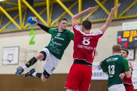 Oehringen, Deutschland 02. Februar 2019: Hohenlohe Cup 2019 - DjK Rimpar vs. TSG Friesenheim v.li. Patrick Schmidt (Rimpar), Gunnar Dietrich (Friesenheim), Patrick Gempp (Rimpar) Oehringen Hohenlohehalle Baden-Württemberg Deutschland