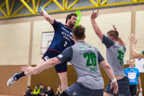 Oehringen, Deutschland 02. Februar 2019: Hohenlohe Cup 2019 - SG BBM Bietigheim vs. DjK Rimpar Robin Haller (SG BBM Bietigheim), Lukas Siegler (Rimpar), Michael Schulz (Rimpar) Oehringen Hohenlohehalle Baden-Württemberg Deutschland